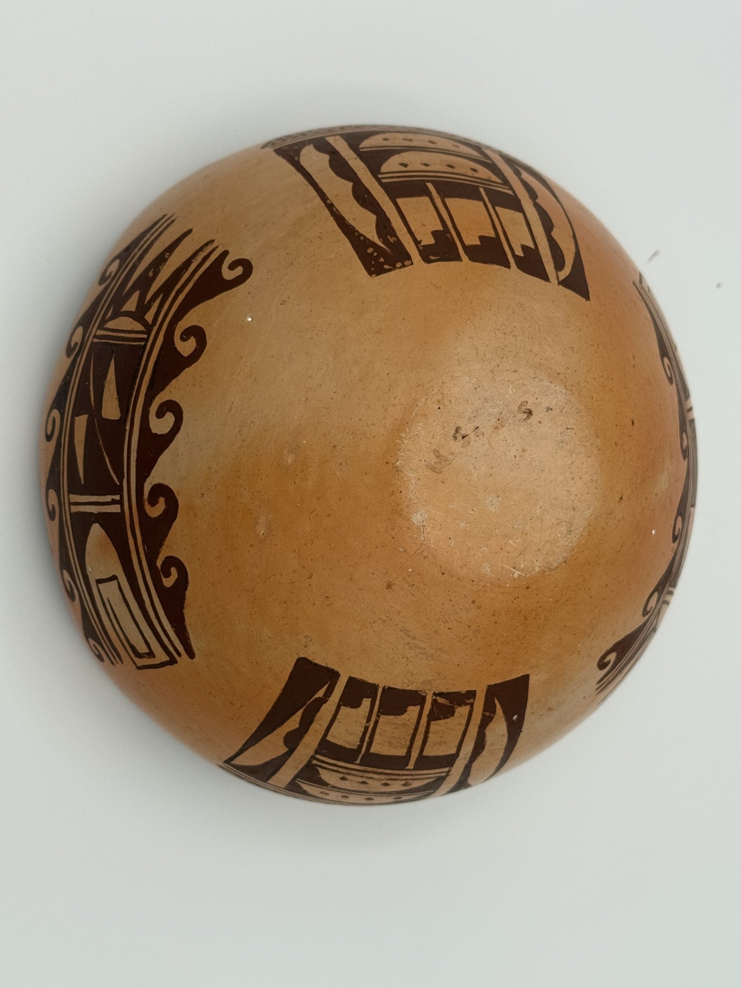 1980s HOPI hand formed ceramics with rare wavy trim design