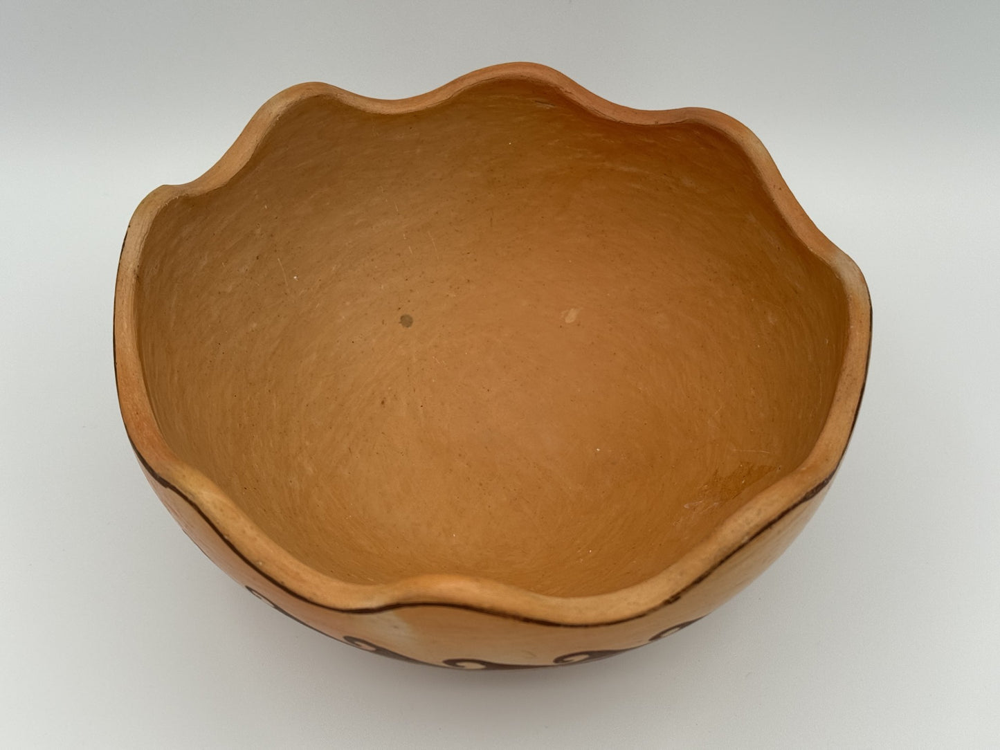 1980s HOPI hand formed ceramics with rare wavy trim design