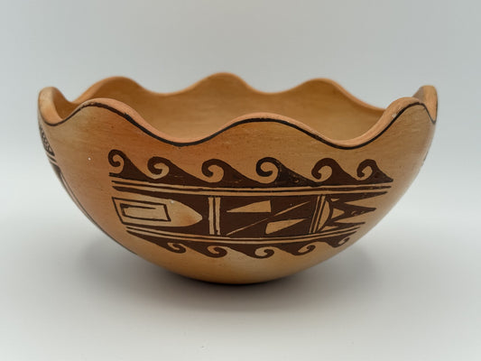 1980s HOPI hand formed ceramics with rare wavy trim design