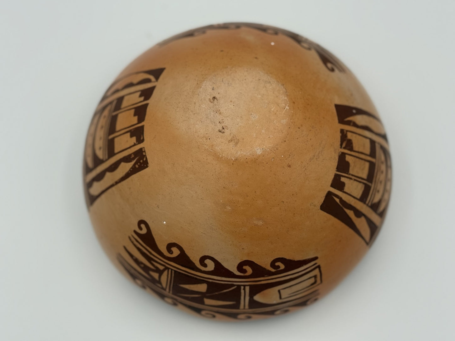 1980s HOPI hand formed ceramics with rare wavy trim design